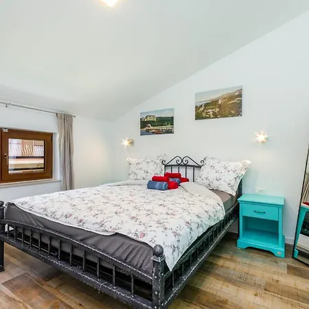 Niko Apartment