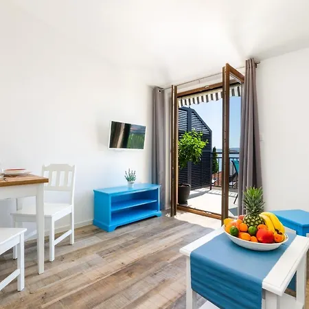 Niko Apartment *