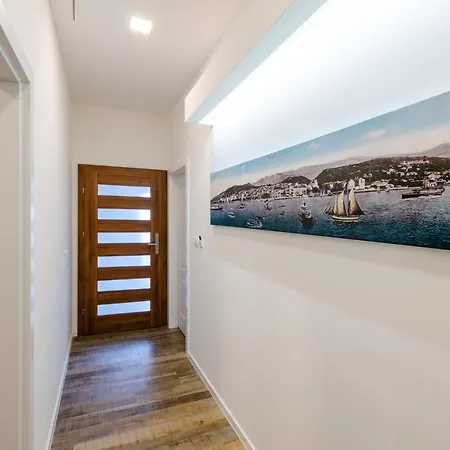 Niko Apartment