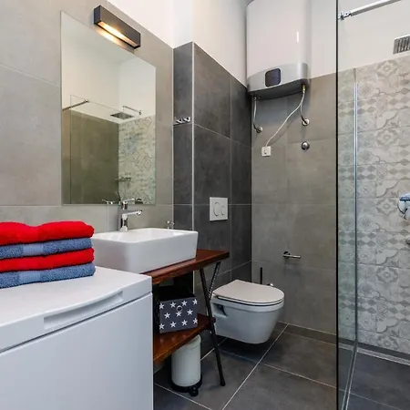 Niko Apartment *