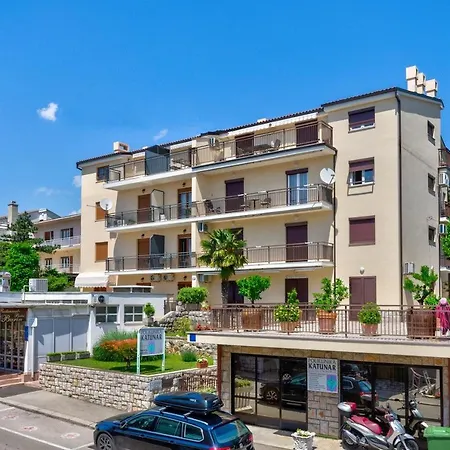 Niko Apartment